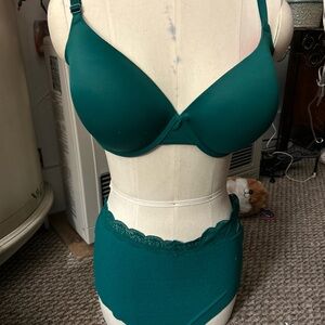 PINK Victoria's Secret Deep Green Bra and Panty Set Bra 38 DD Panties Xxlg